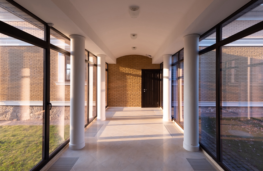 Modern Glass Partitions To Fit Your Interior