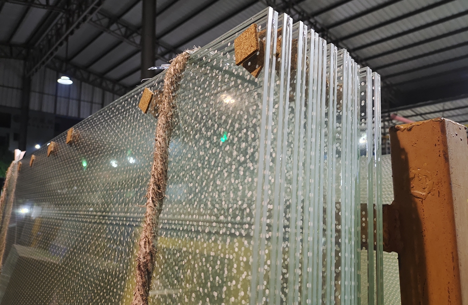 dot effect glass supplier