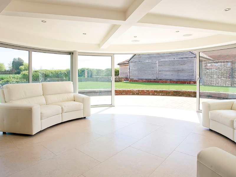 Curved PVB Laminated Glass: Safety, Design, and Applications