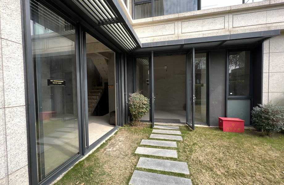 insulated glass building