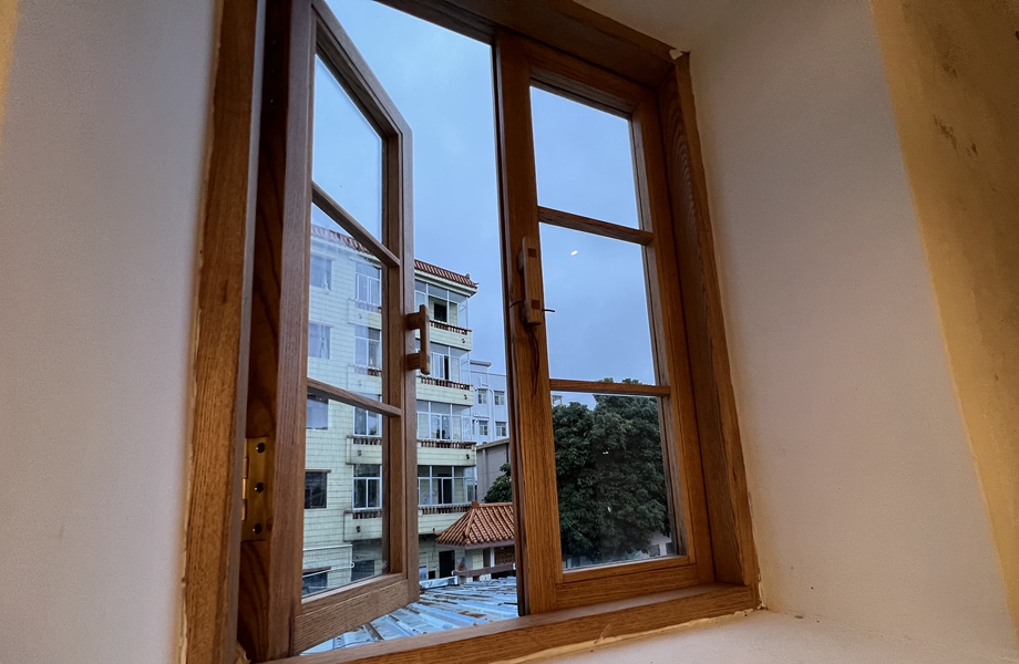 window door glass