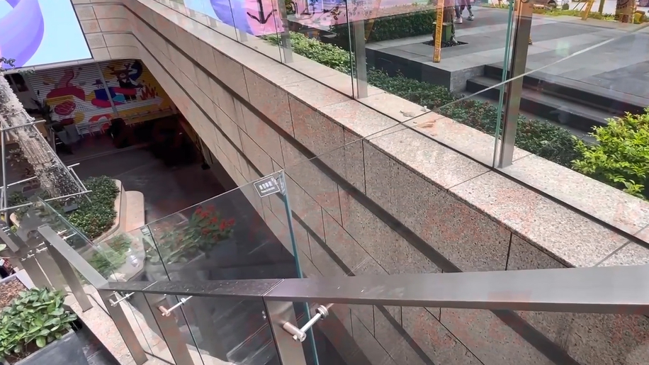 Kunxing-glas - Toepassing van onregelmatig hekwerkglas