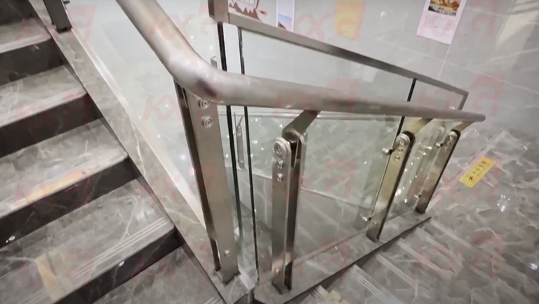 Kunxing Glass ---- Irregular Railing Glass In Public Places-