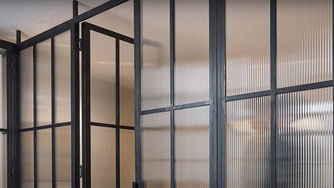 Kunxing Glass ---- Reeded Decorated Glass Door-