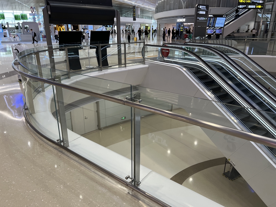 Curved Laminated Guardrail