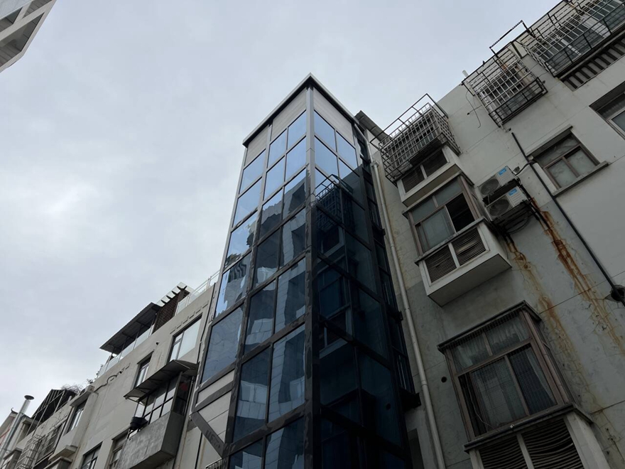 Curtain wall detail-