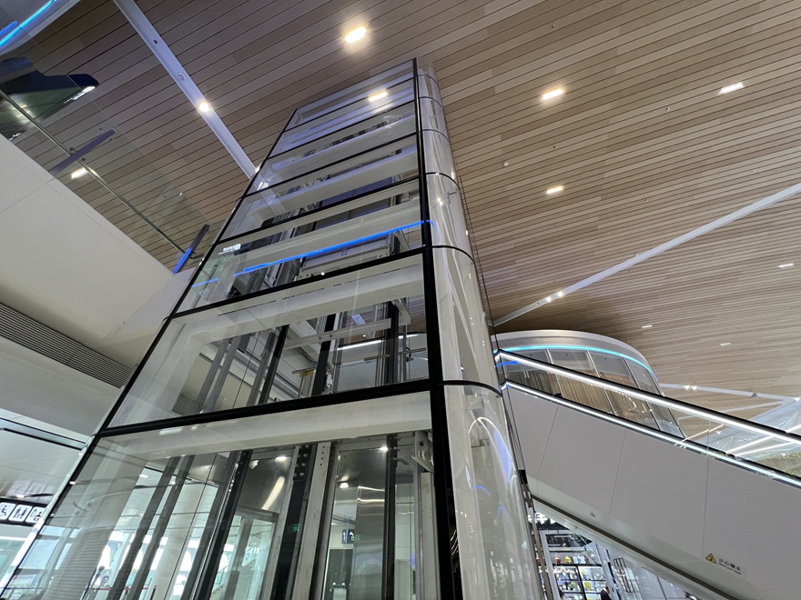 Elevator glass facade-