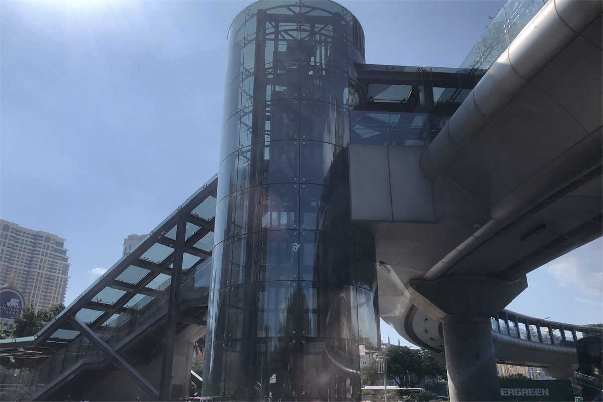 Curved Facade Glass1