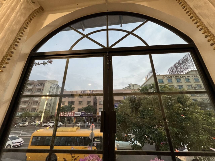 أنواع مختلفة من الزجاج