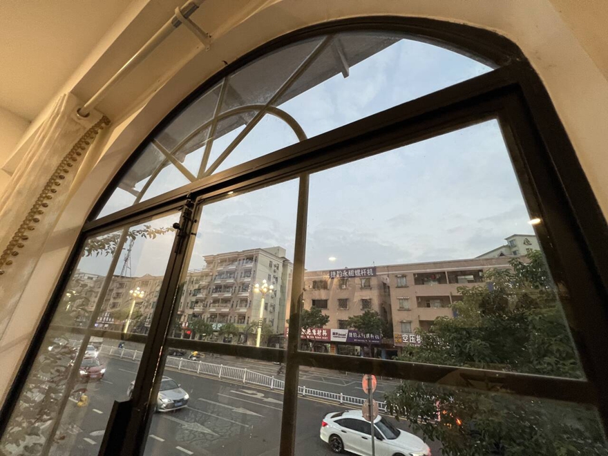 زجاج لنوافذ المنازل