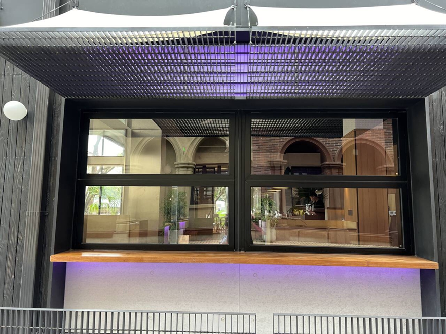 نوافذ زجاجية-