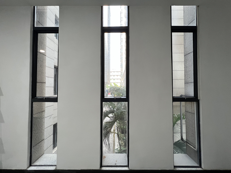 heat toughened glass partitions