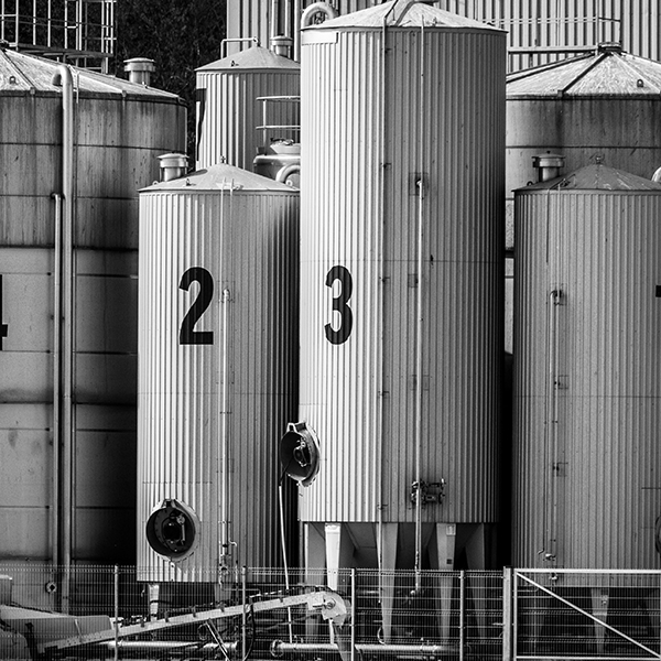 Vai substituir um disco de ruptura? Por que é fundamental limpar cuidadosamente a área de encaixe do suporte?