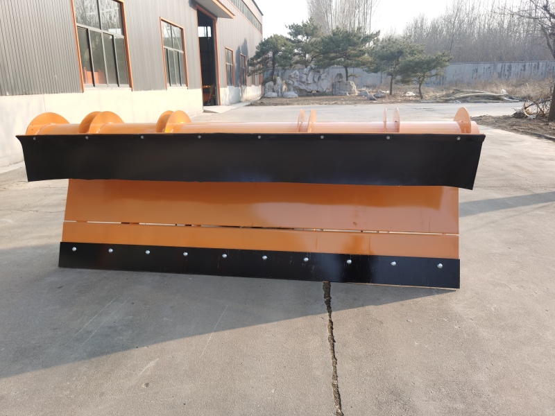 Универсальный снегоочиститель