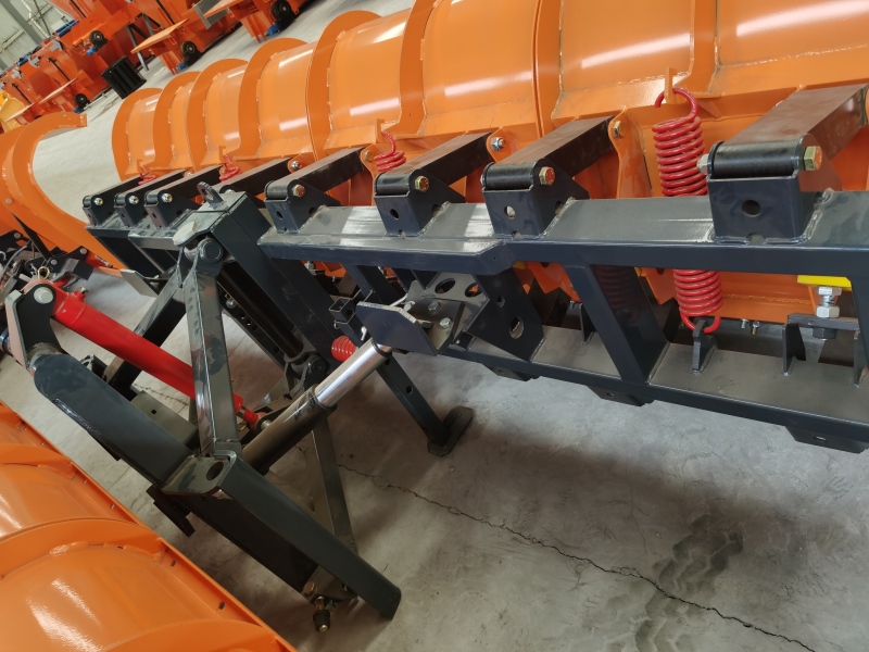 Секционный снегоочиститель