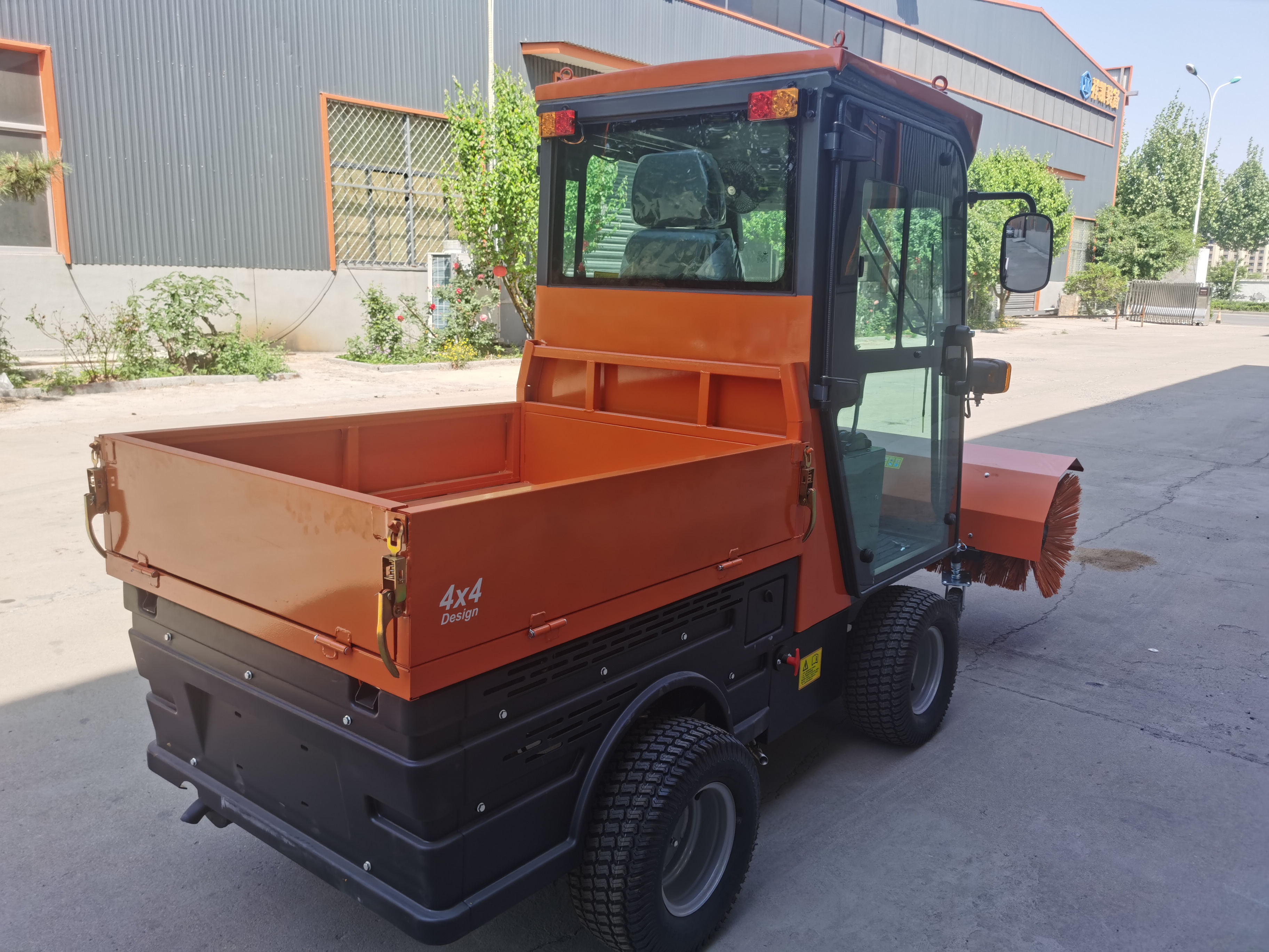 Small gasoline snow remover
