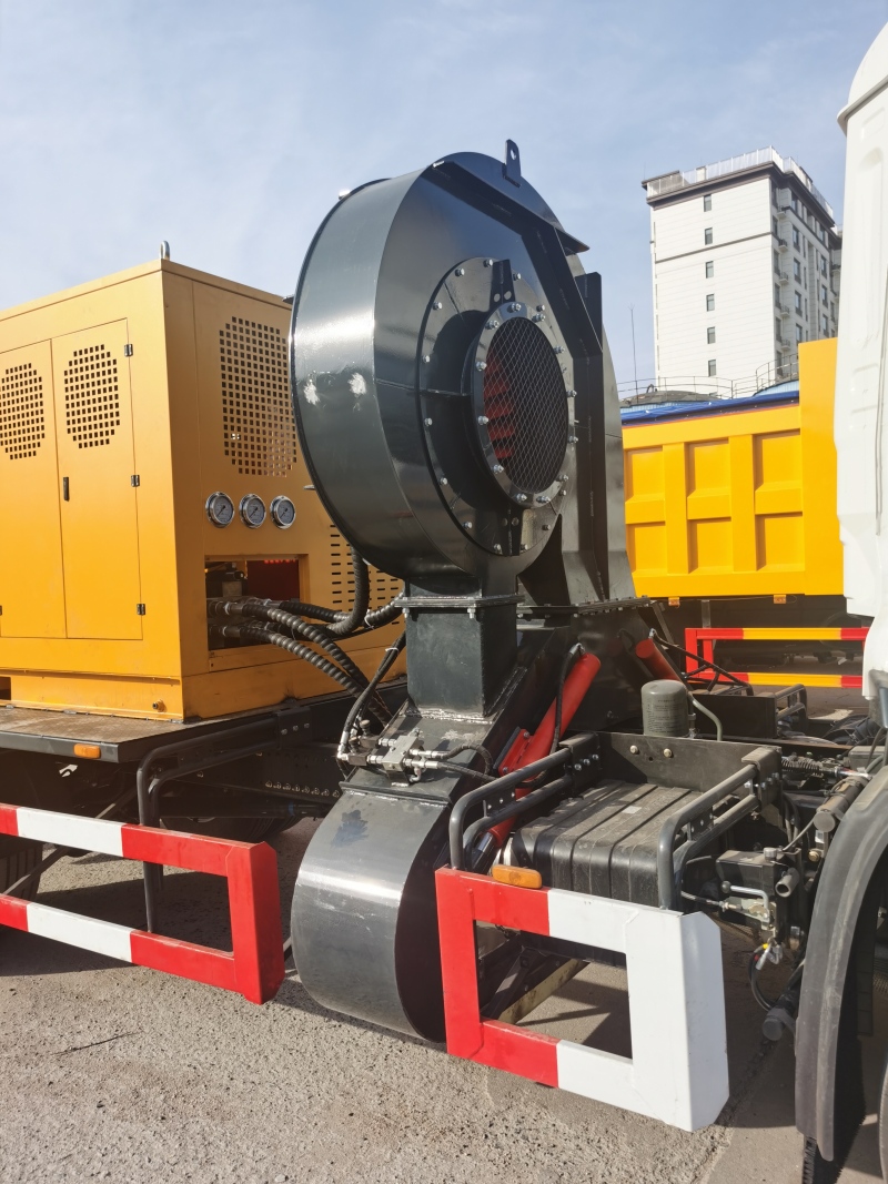 Төрт доңғалақты қар тазалағыш