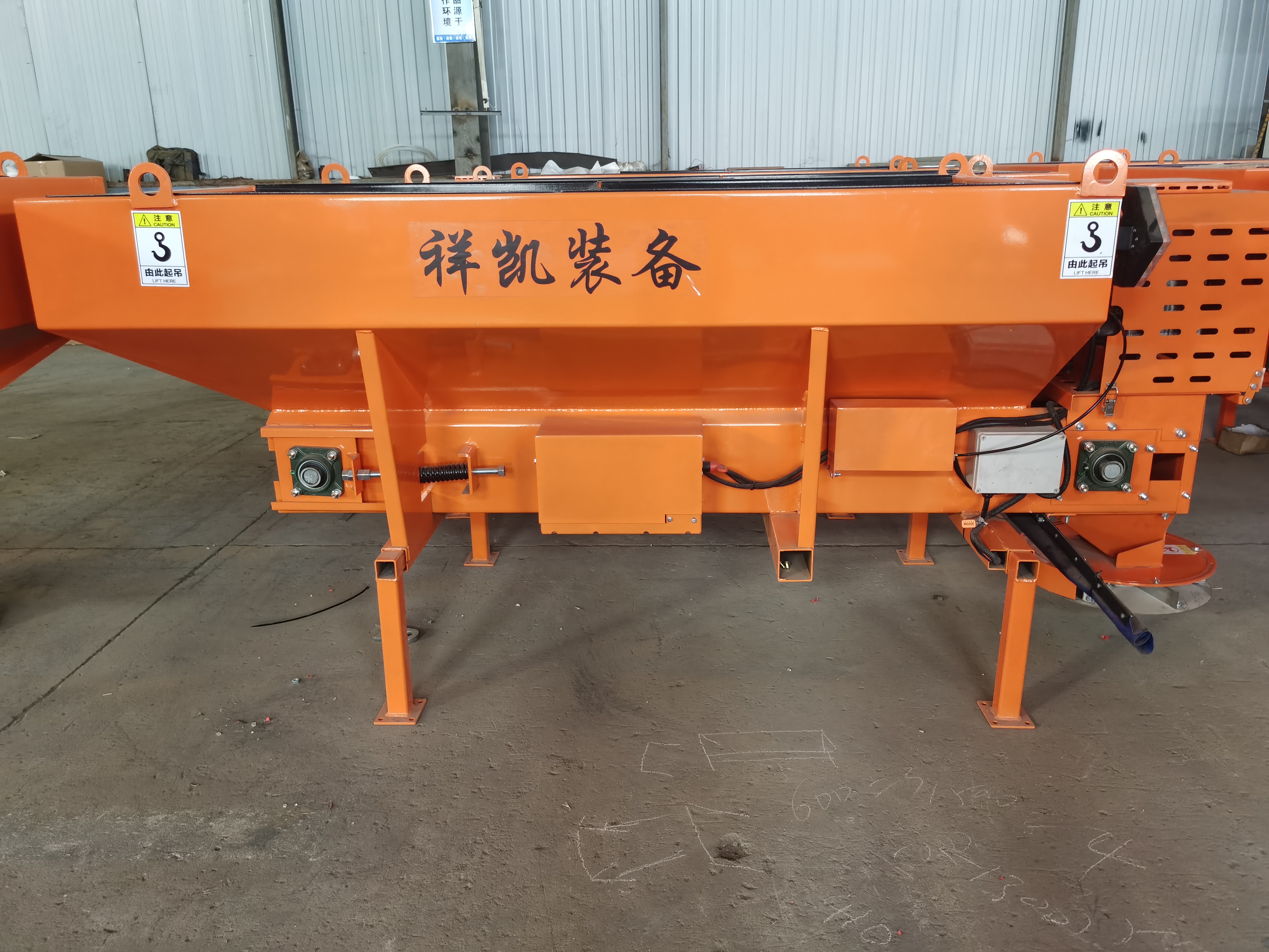 1 cubic meter snow melting agent spreader