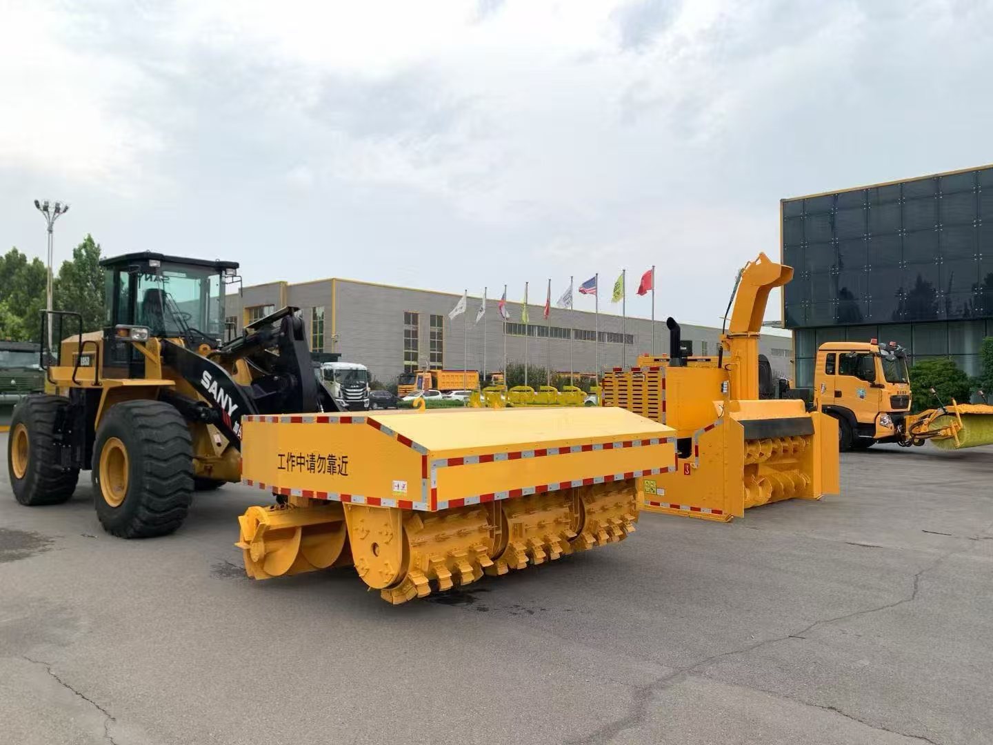 Ice breaker on the loader