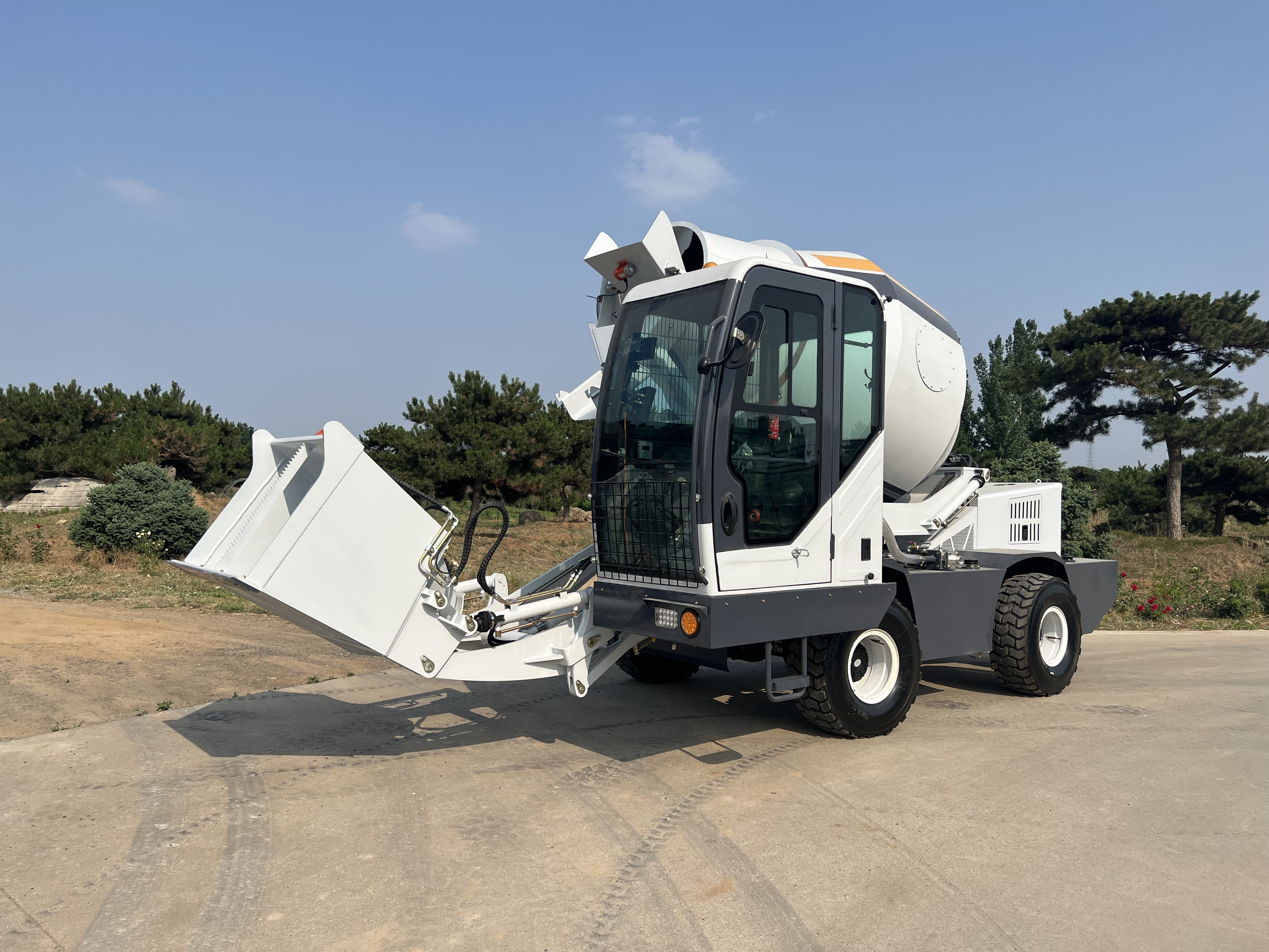 self loader mixer