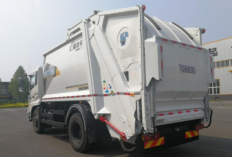 Мусоровоз-уплотнитель