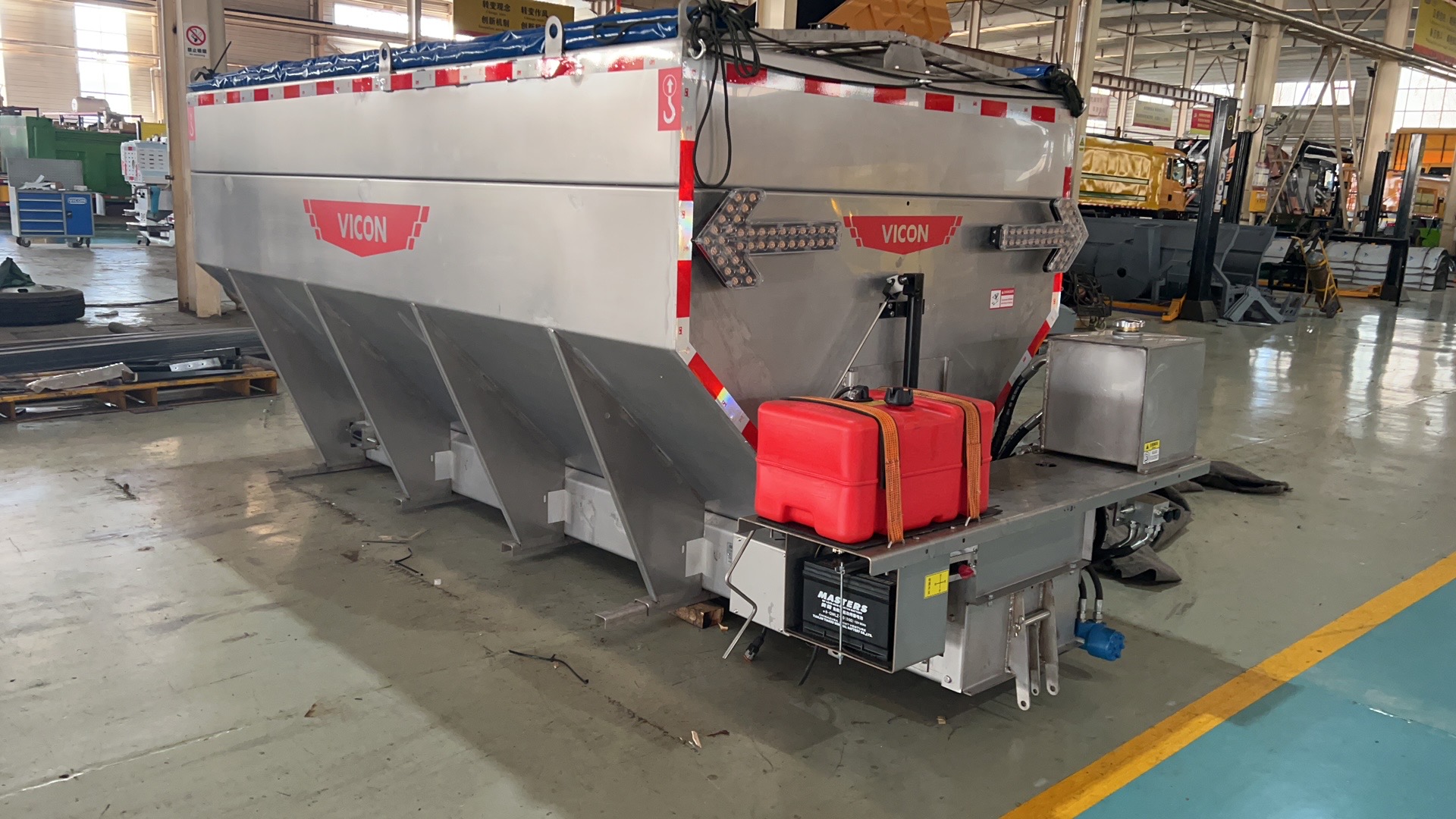 5 cubic all stainless steel snow melting agent spreader
