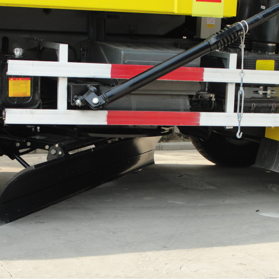 лопата для уборки снега с креплением посередине