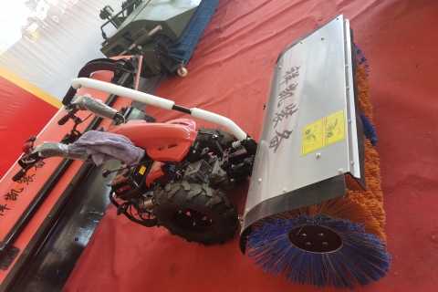 Is Your Hand-Pushed Snow Blower Losing Its Edge in Modern Snow Removal?