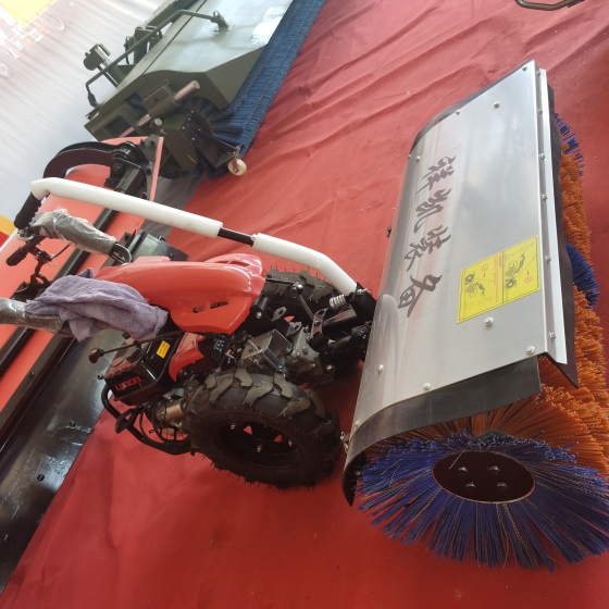 håndskubbet sneblæser