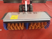 қолмен итерілген қар