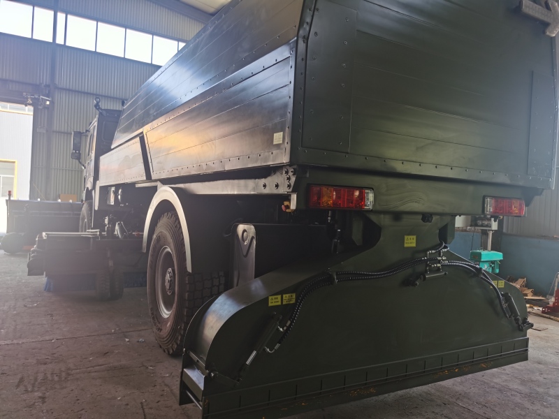 Үшеуі бір қар тазалайтын көлік