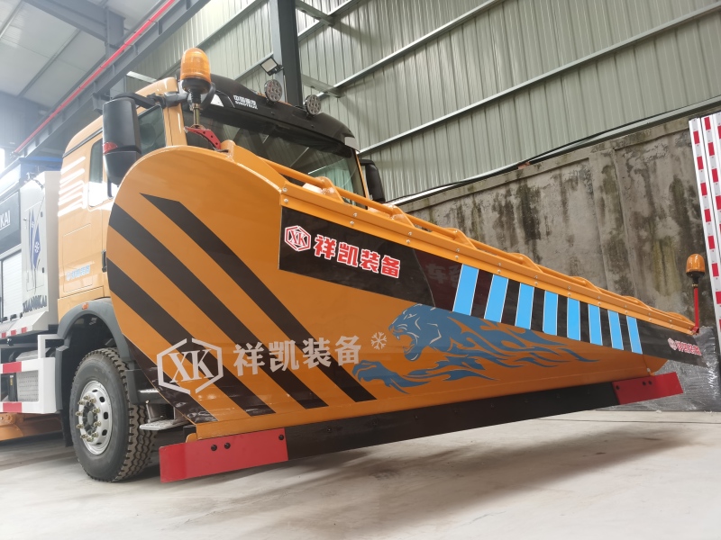 Multifunctional Intelligent Snow Removal Vehicle