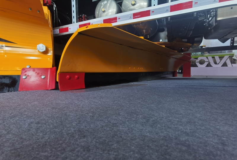 Multifunctional Intelligent Snow Removal Vehicle