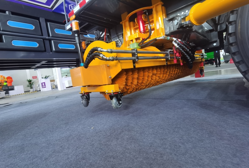Multifunctional Intelligent Snow Removal Vehicle