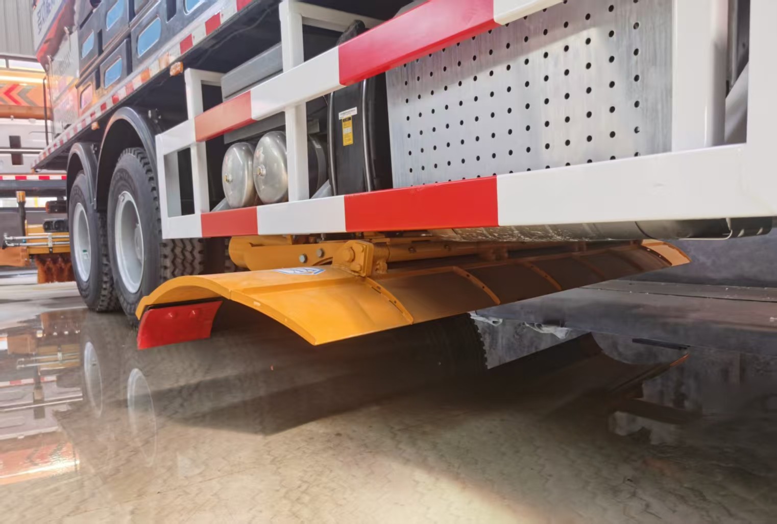 mid-mounted snow shovel