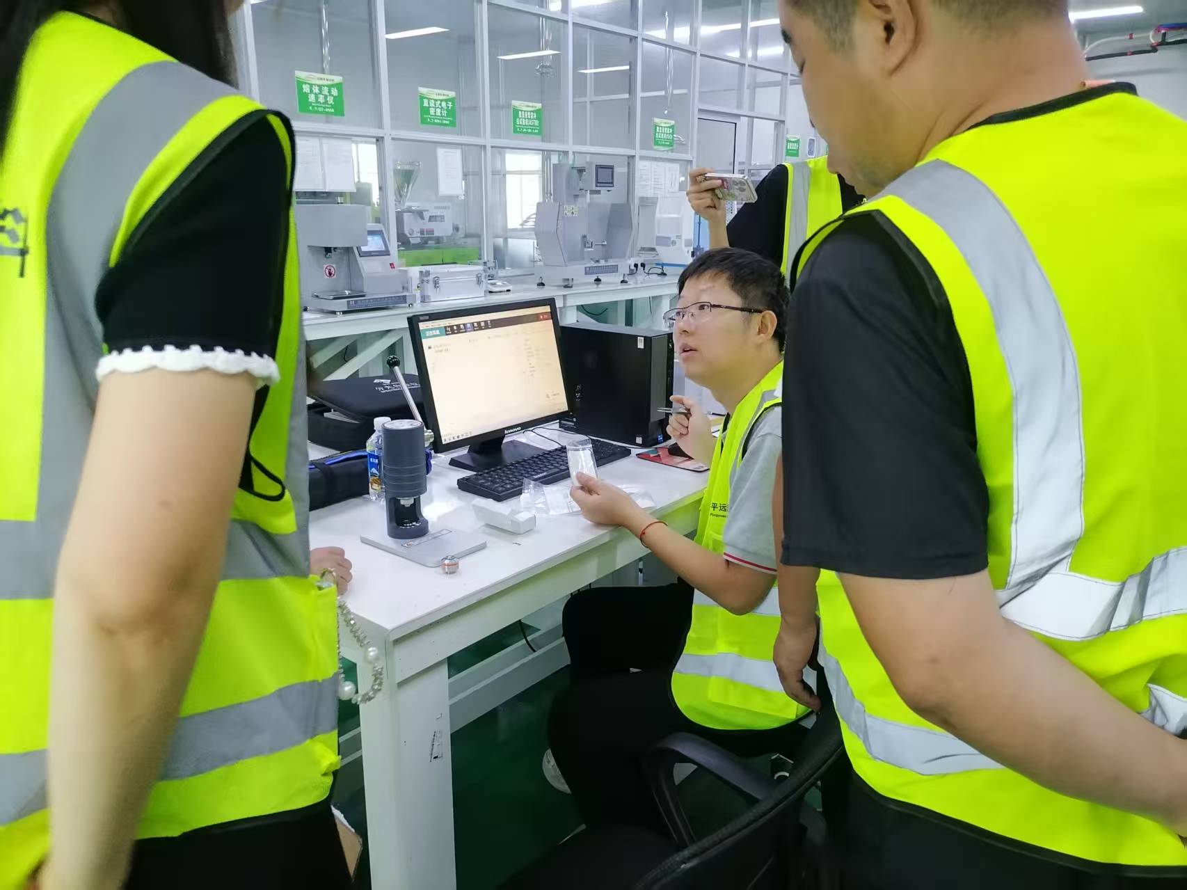 Pingyuan Company's laboratory has introduced high-end detection equipment from Shimadzu of Japan and completed technical training.