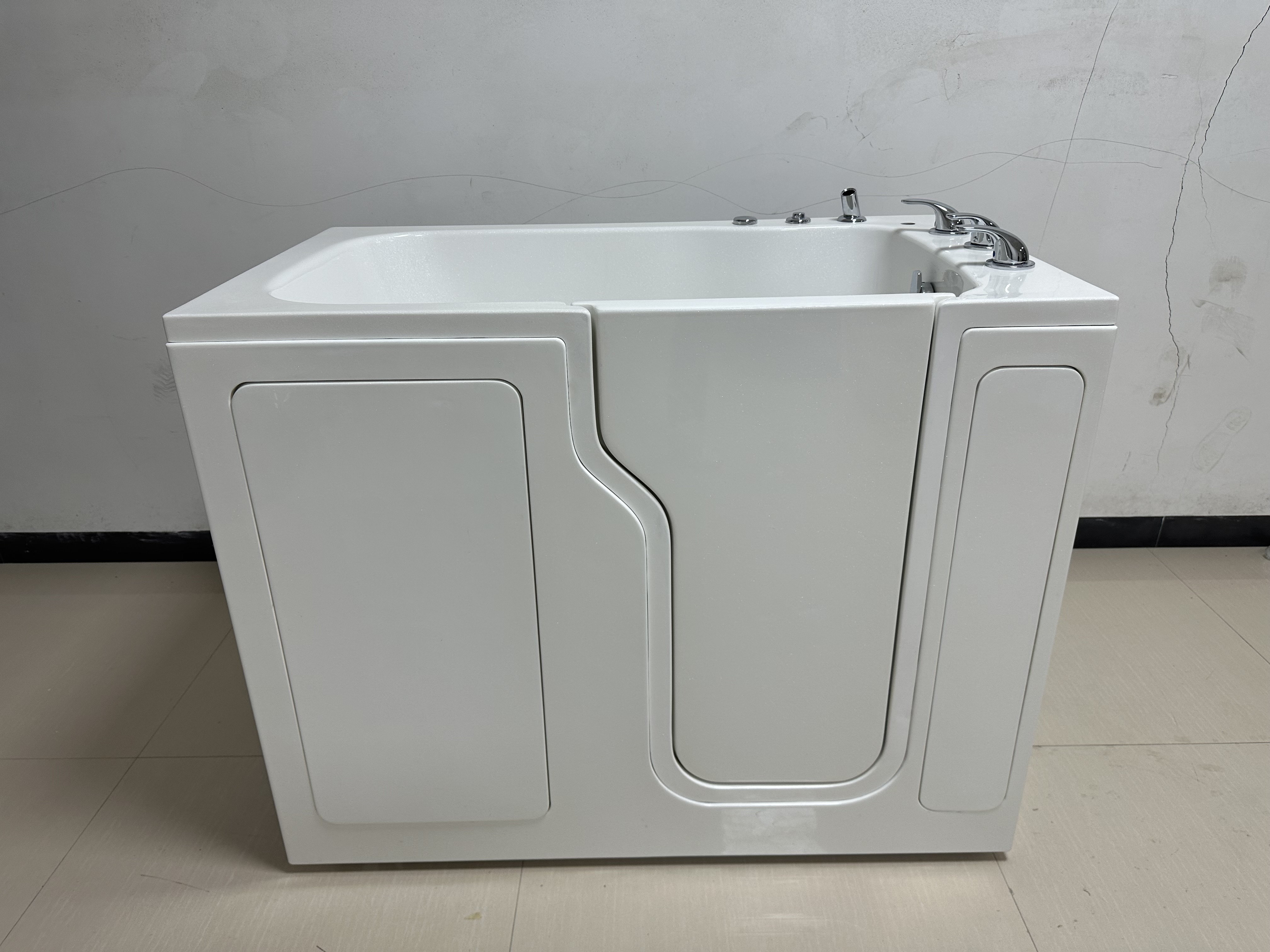 nonslip soaker tub