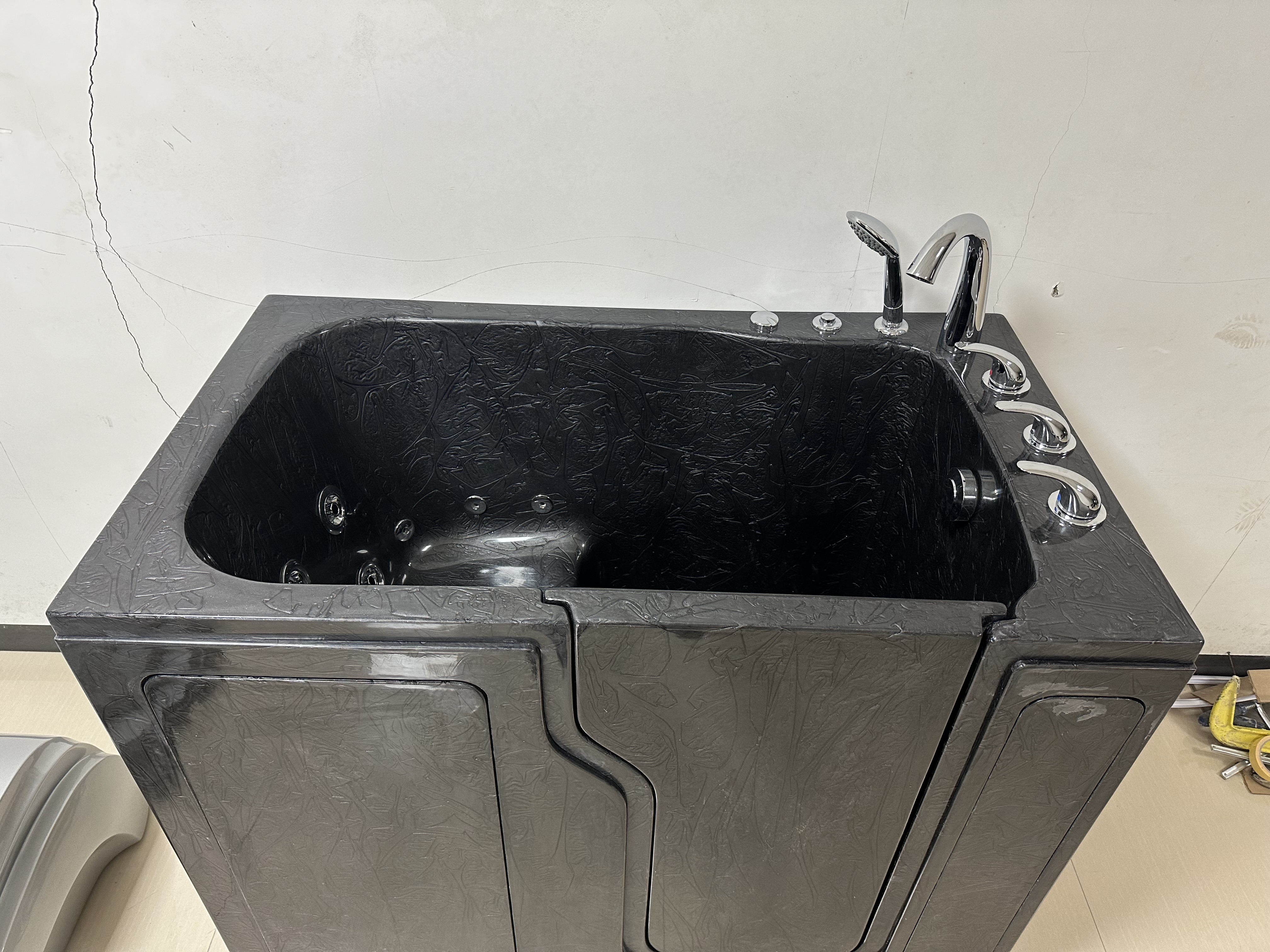 Brenta 1375 Deluxe Microbubbles - Accessible Tub Shower Combination And Conversion For Special People