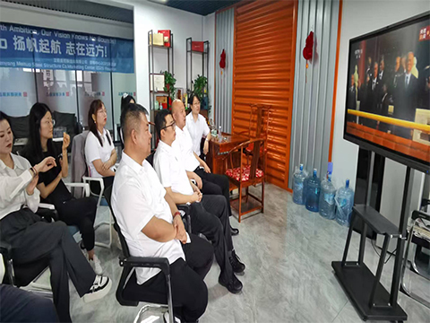 Equipe de Comércio Exterior da Shenyang Meituo acompanha a comemoração de 3 de setembro — Reflexão, responsabilidade e trabalho global pela frente