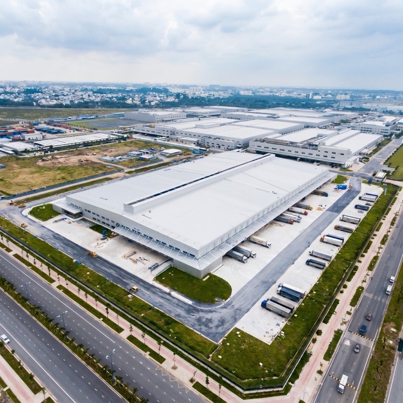 Large Span Logistics Distribution Warehouse with Loading Dock Solutions