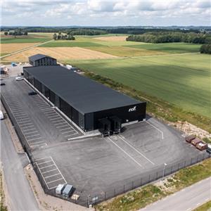 Insulated Cold Storage Steel Warehouse for Food and Pharmaceutical Industries