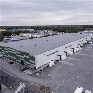 Edificio industrial con estructura de acero ligero para pequeñas y medianas plantas de fabricación.