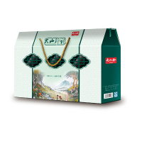 большая подарочная коробка с горными деликатесами