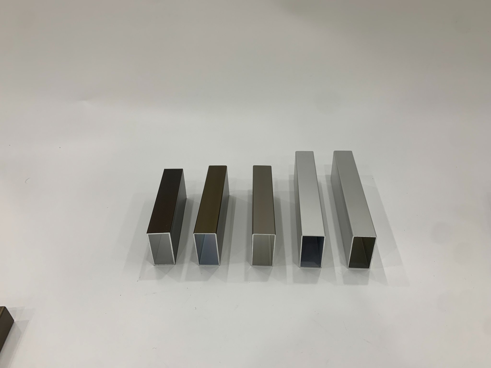 पाउडर कोटिंग सन रूम सजावट एल्यूमीनियम प्रोफ़ाइल पाउडर कोटिंग सन रूम सजावट एल्यूमीनियम प्रोफ़ाइल