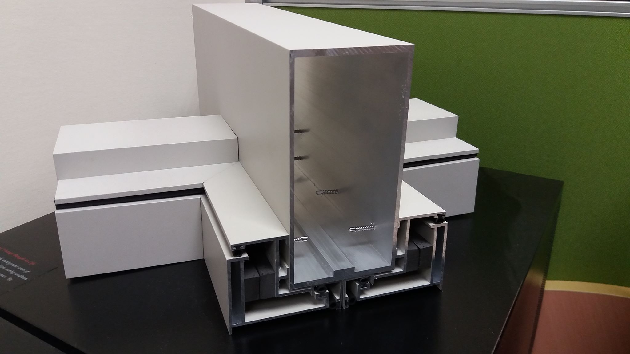 एनोडाइजिंग गार्ड रेलिंग सजावट एल्यूमीनियम प्रोफ़ाइल एनोडाइजिंग गार्ड रेलिंग सजावट एल्यूमीनियम प्रोफ़ाइल