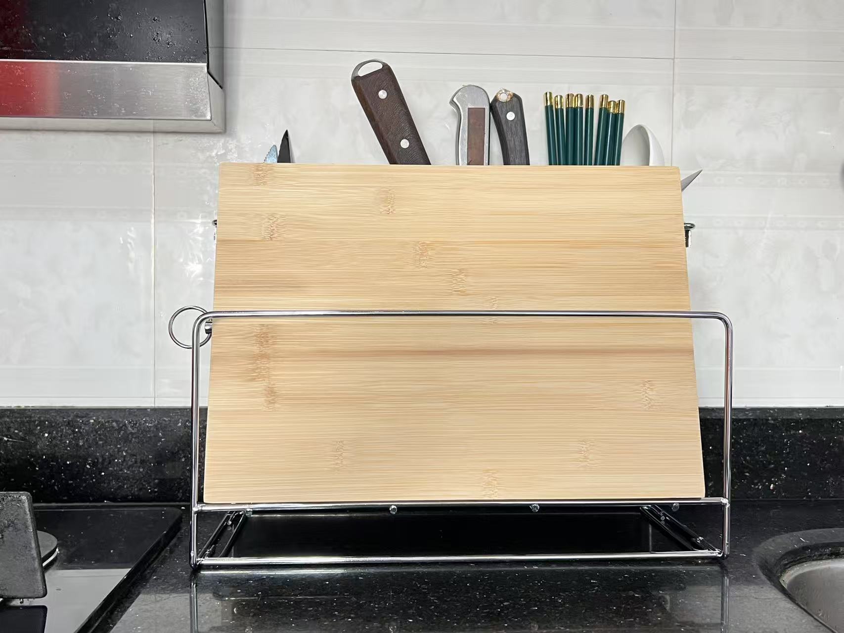 The multi-functional kitchen shelf