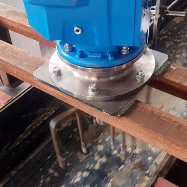 गीली चिकनी मिट्टी के अपशिष्ट को ठोस बनाने के उपकरण