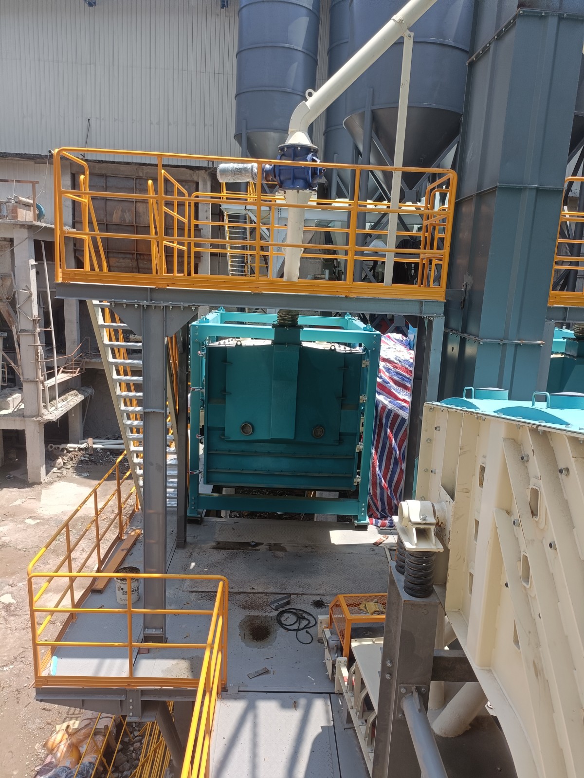 aggregate grinding and screening equipment