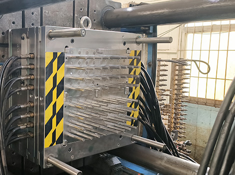 मल्टी कैविटी इंजेक्शन मोल्डिंग