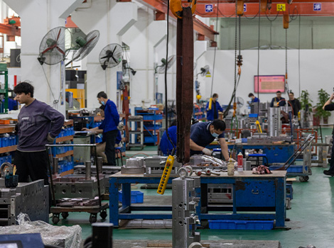 plastic engine cover tooling